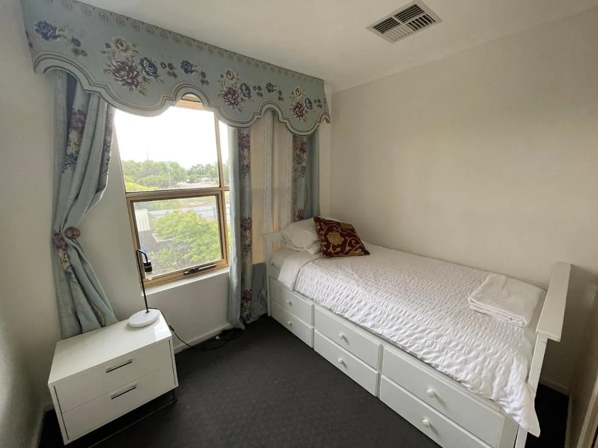 West Lakes Townhouse Apartment Adelaide